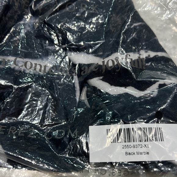 Terez Onyx Marble Sports Bra NWOT - Picture 4 of 6